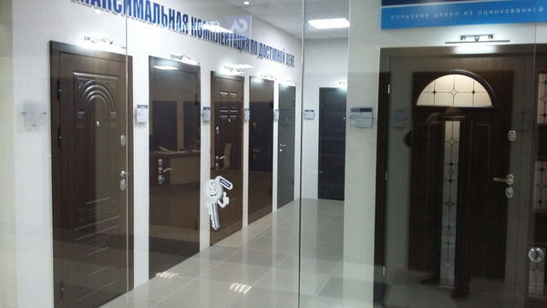 Магазин дверей ДК в Могилёве Внутри магазина